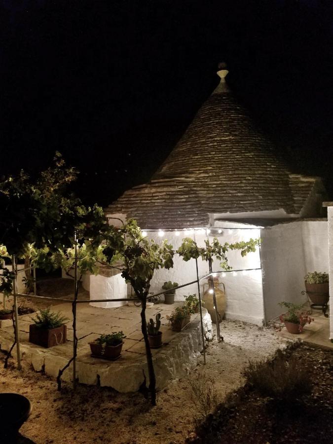 Antico Trullo Immerso Nella Campagna Alberobello Exterior photo